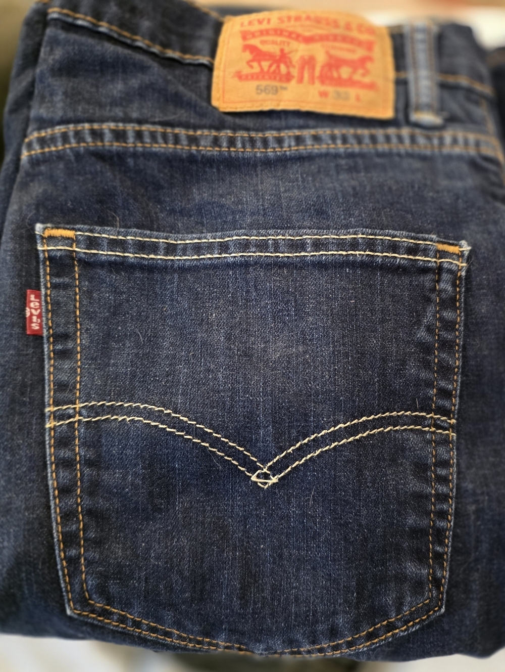 Levi's Men's Dark Blue Straight Leg Shorts  Jeans with Contrast Stitching
